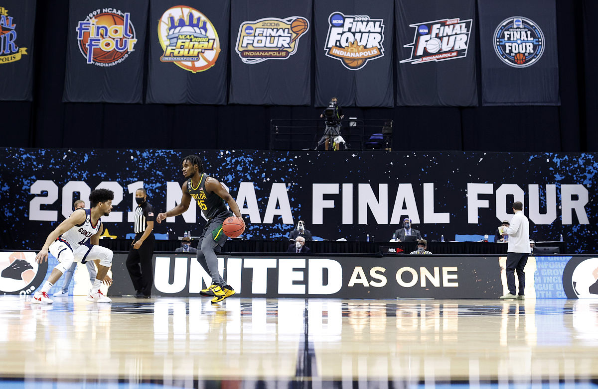 澳客在线-猛龙主场击败爵士，稳坐东部第一(猛龙主场击败爵士,稳坐东部第一场)