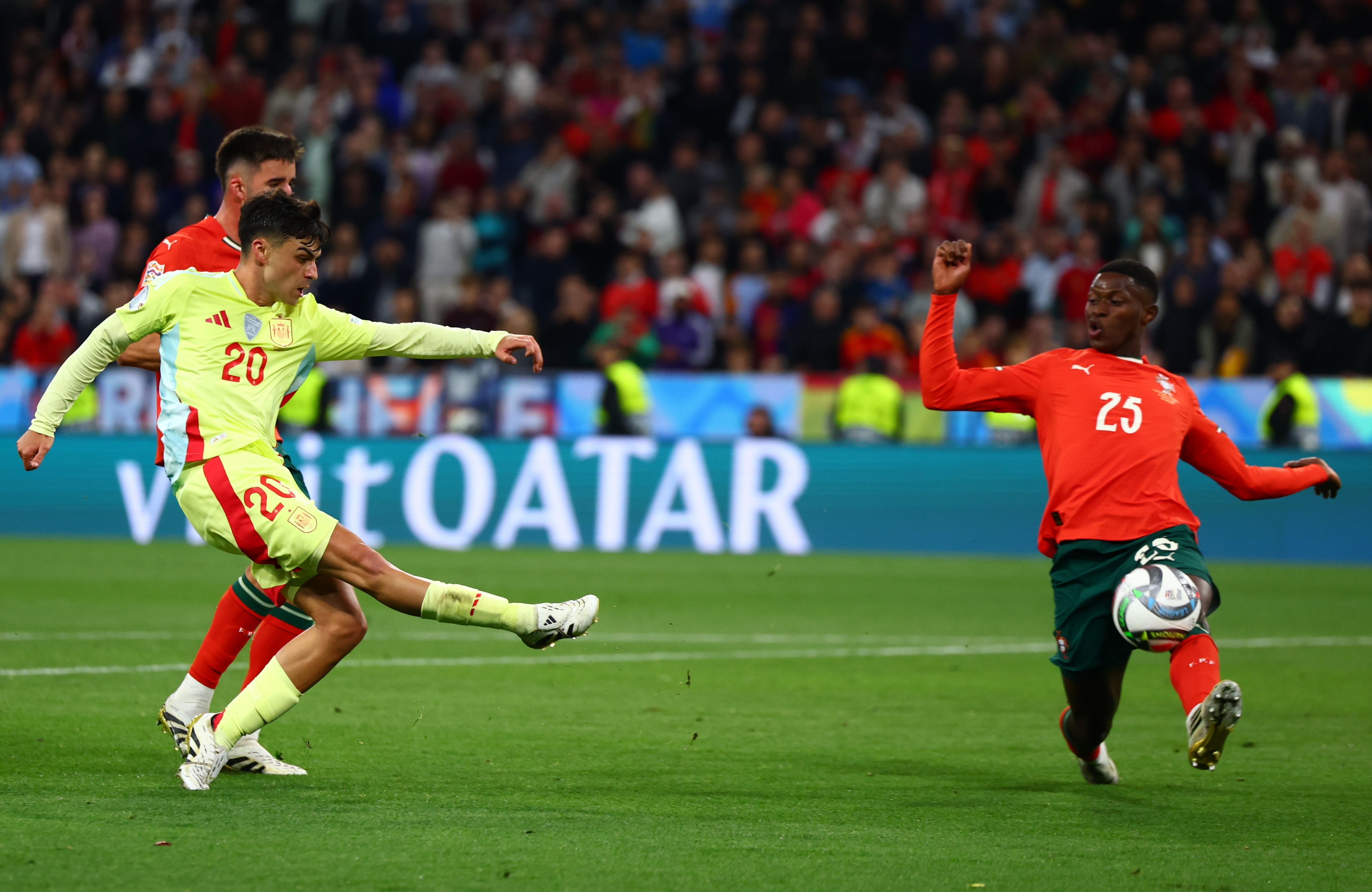 包含葡萄牙迎来球星回归，备战世预赛决赛阶段的词条