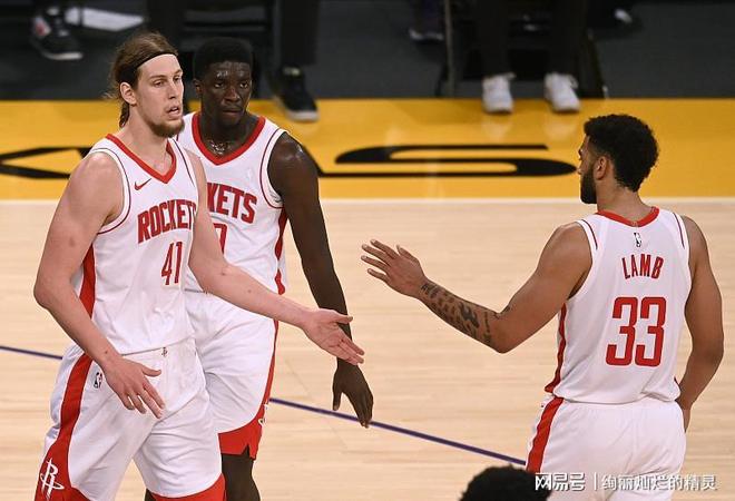 澳客官网登录网址-NBA梦之队胜出，勇士击败火箭取得西部决赛门票