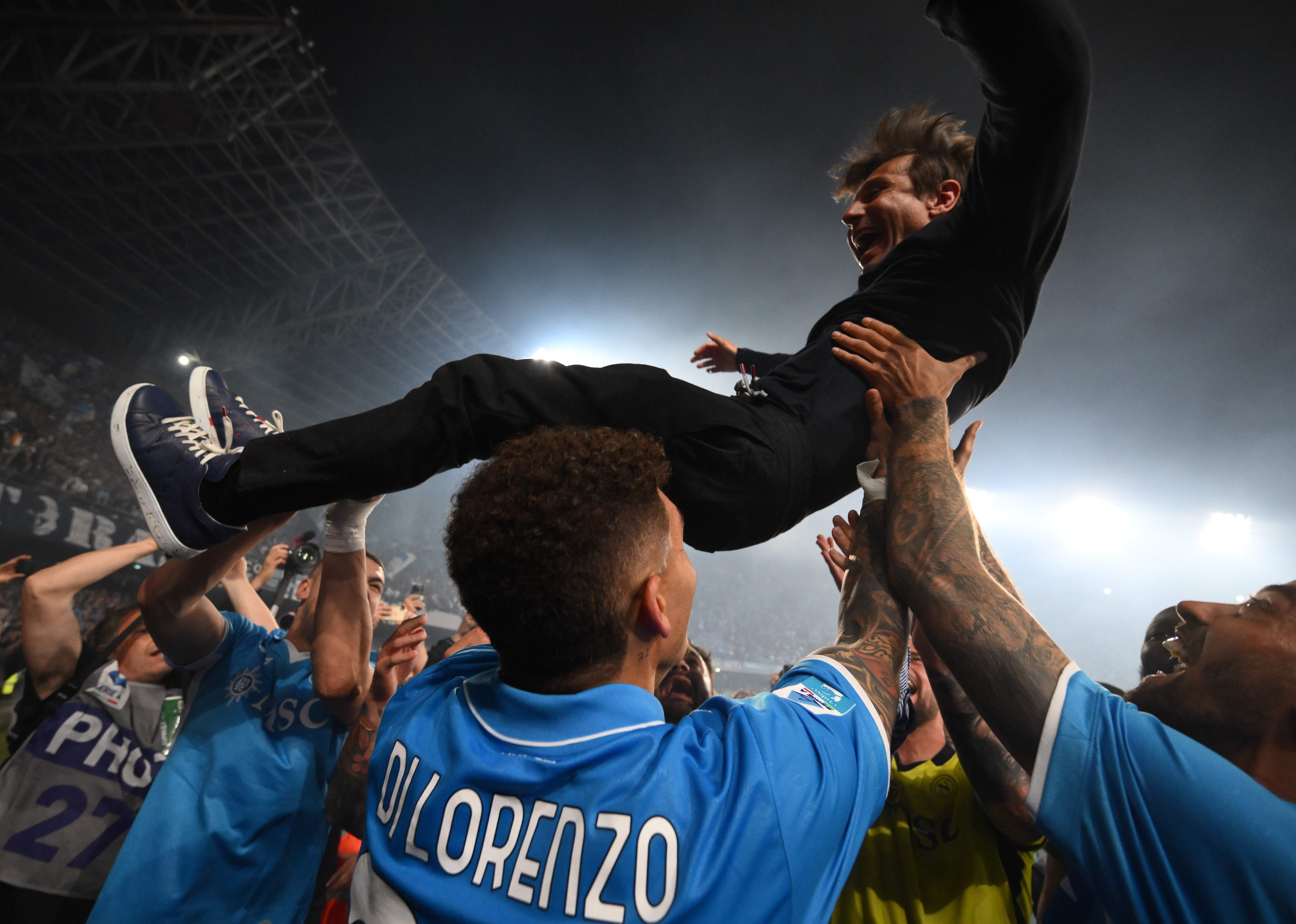 包含那不勒斯球员大比分击败对手,领跑积分榜的词条 包含那不勒斯球员大比分击败对手,领跑积分榜的词条