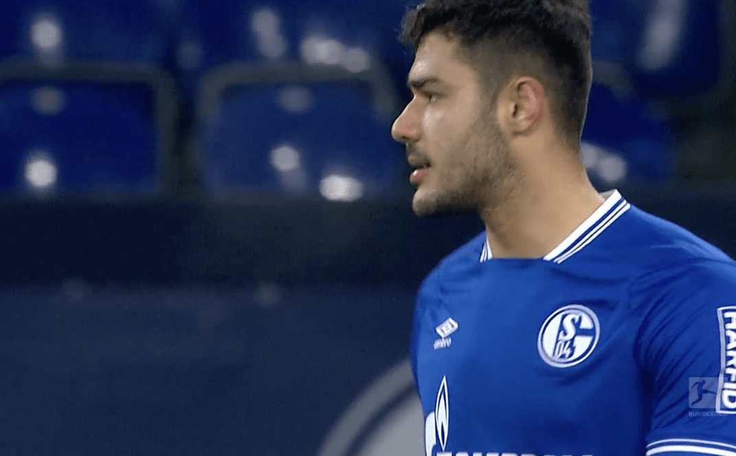 沙尔克遭遇失利,陷入保级泥潭 沙尔克遭遇失利,陷入保级泥潭