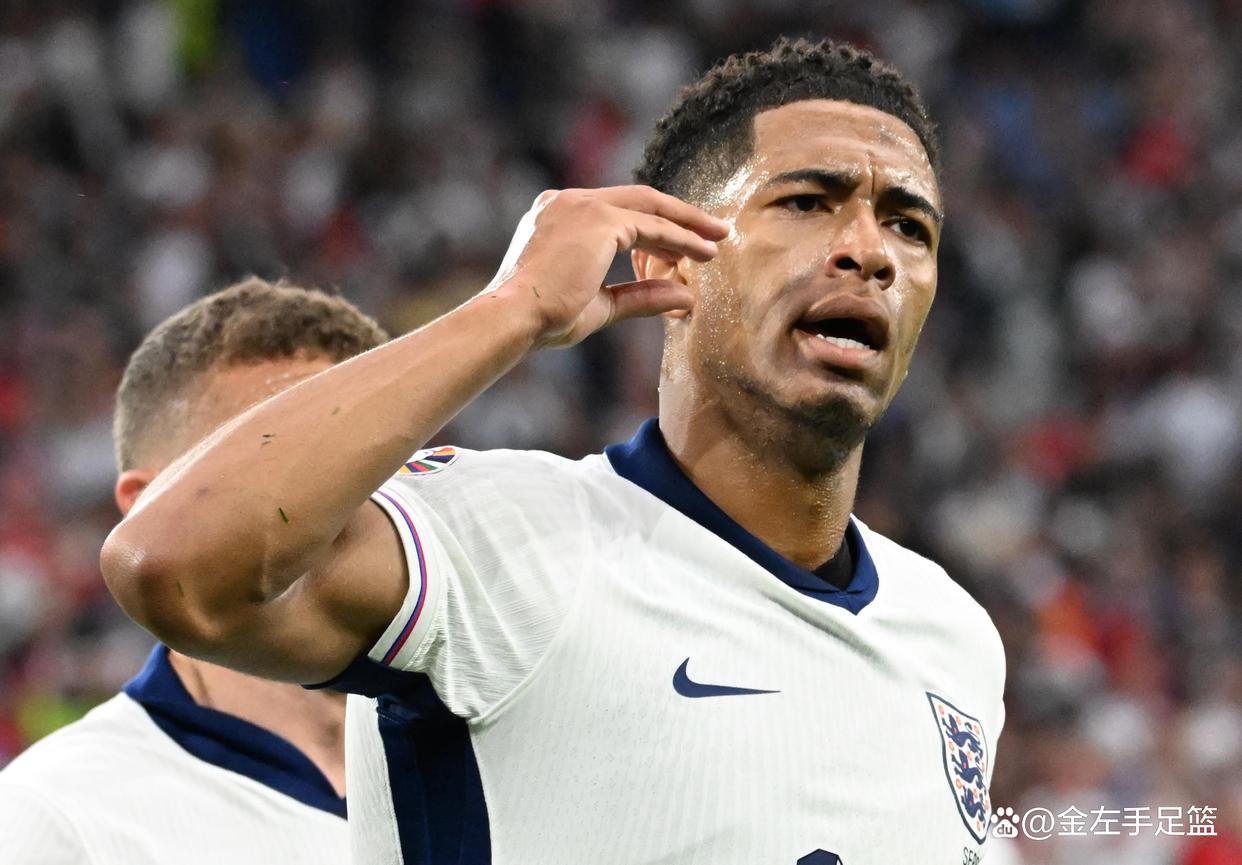 包含拉脱维亚队球员合作默契，成功逆转战胜的词条