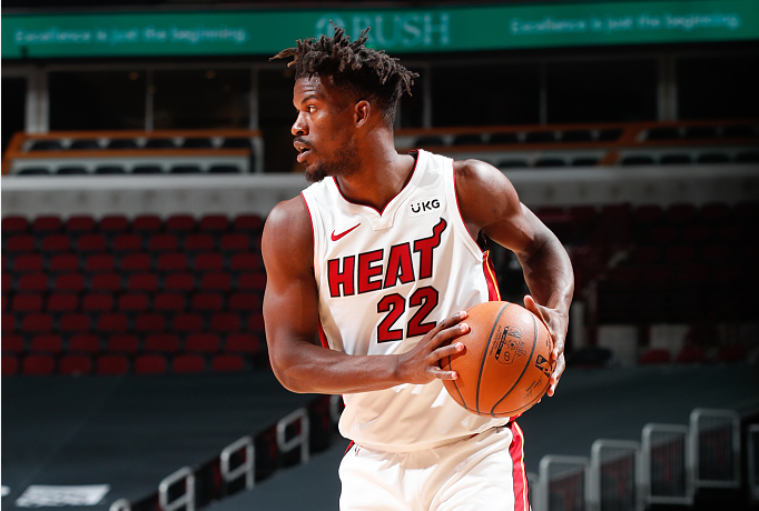 尼斯后场连连抢断，助攻逆袭